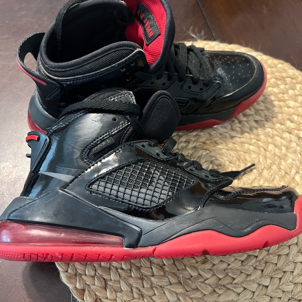 Nike Limited Edition Air Jordan Size 5Y HighTop